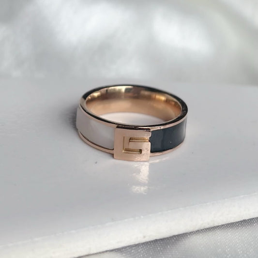 Monochrome G Ring