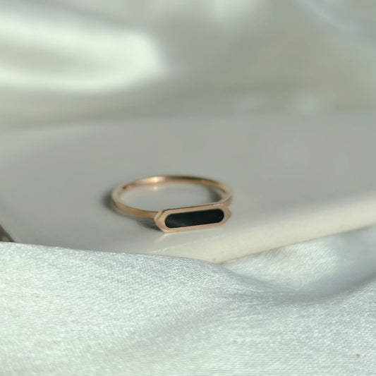 Black Bar Minimal Ring