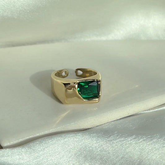 Enchanting Emerald Ring