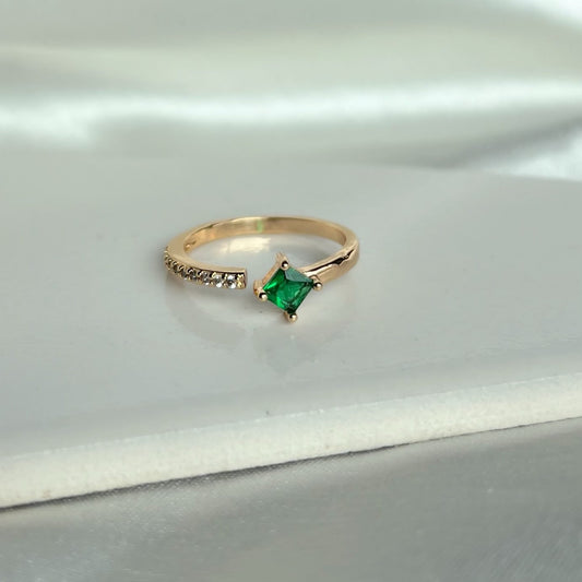 Minimal Emerald Ring