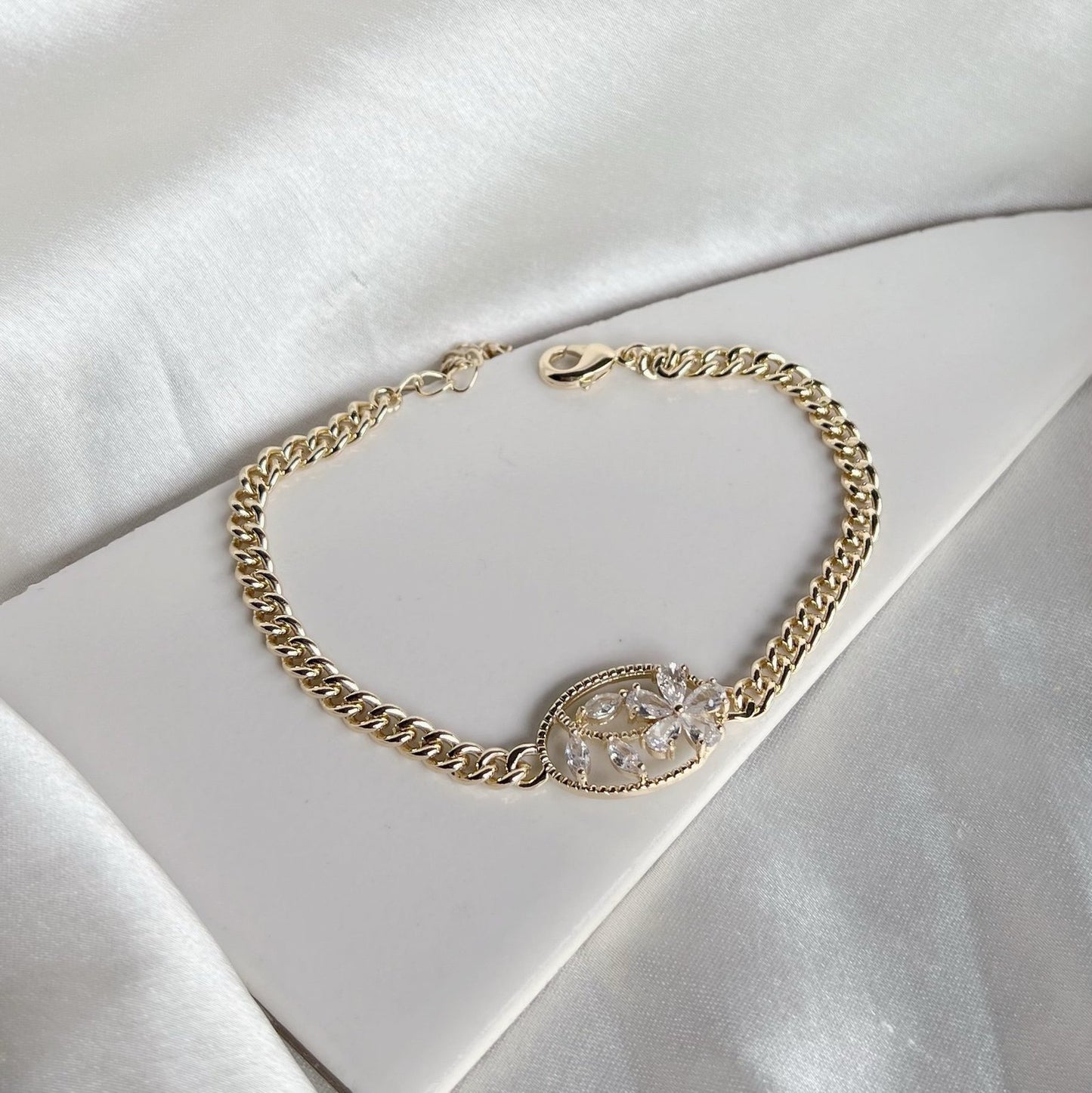 Isla Gold Bracelet