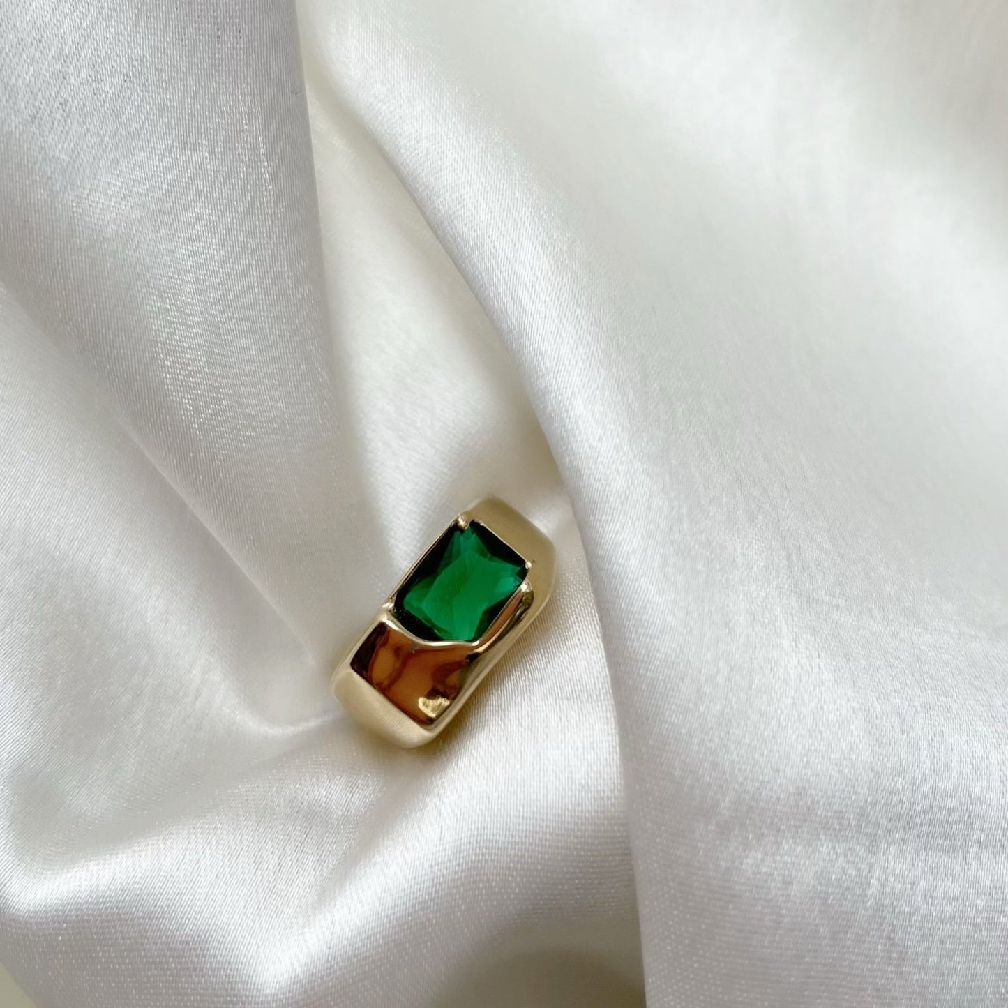 Enchanting Emerald Ring
