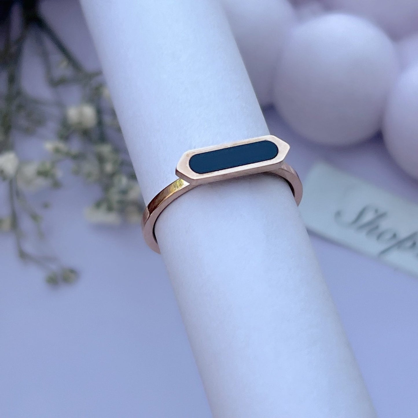 Black Bar Minimal Ring