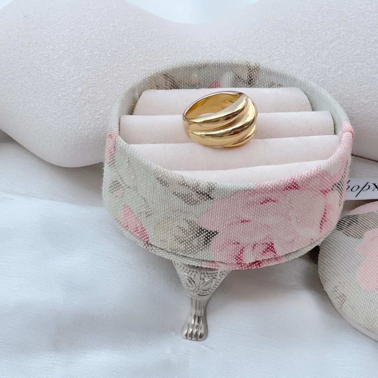 Twista Gold Ring