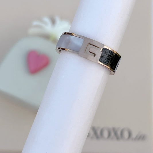 Monochrome G Ring