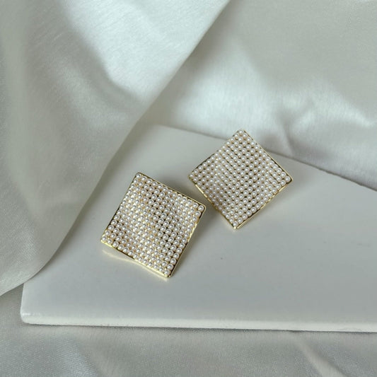 Pearl Kissed Sqaures