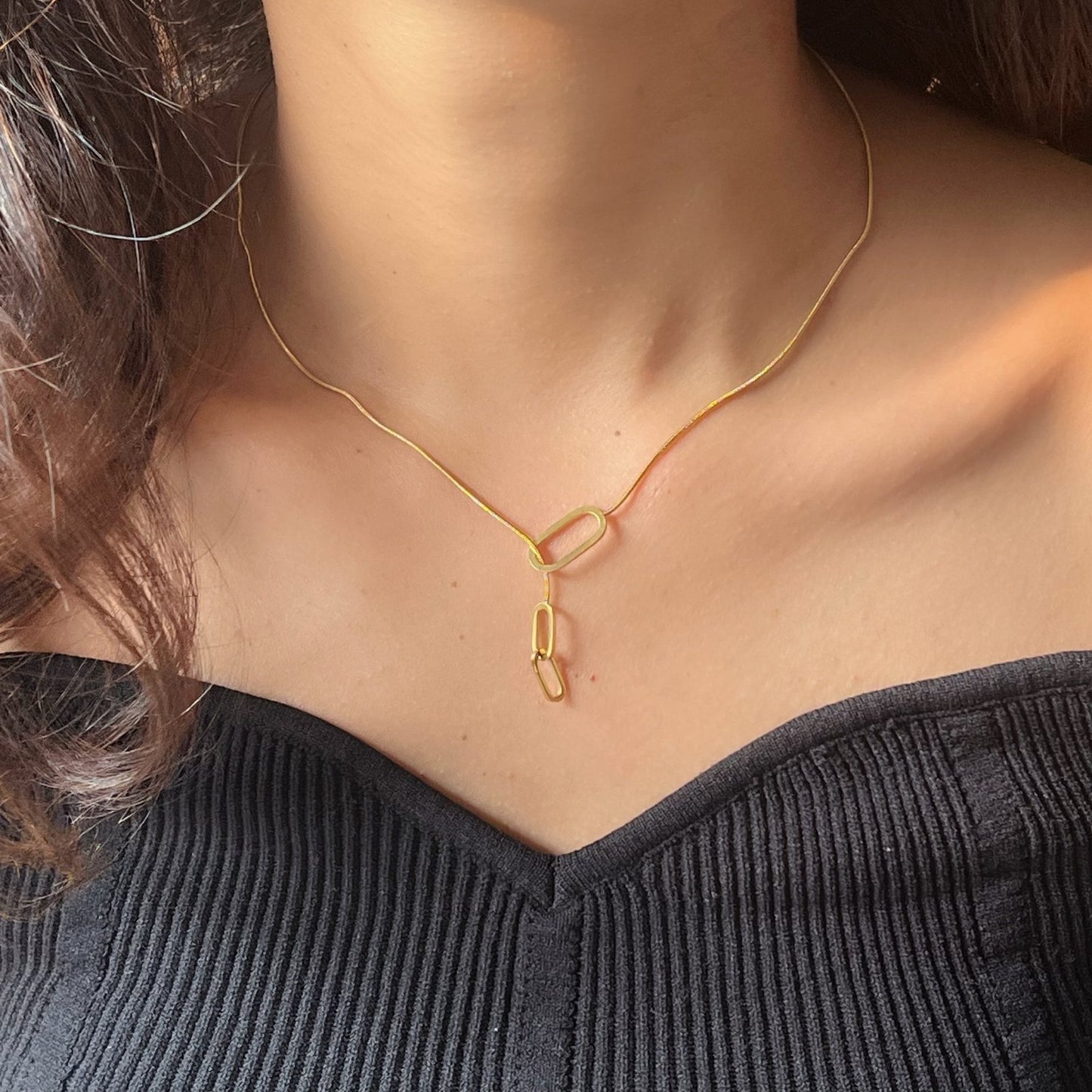 Minimal Gold Entwined Necklace
