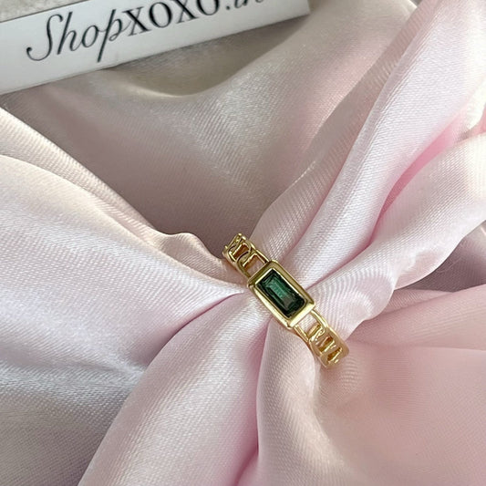 Cara Green Ring