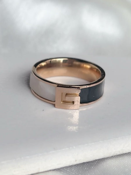 Monochrome G Ring
