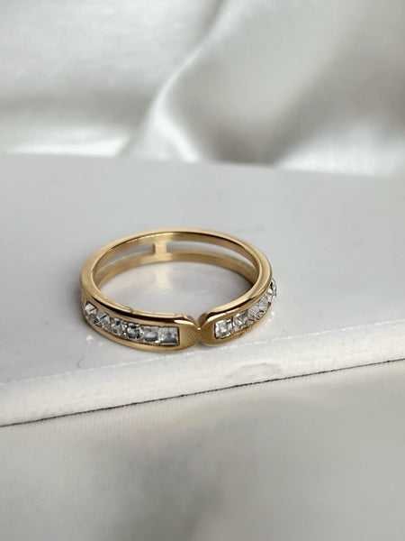 Wren Gold Ring