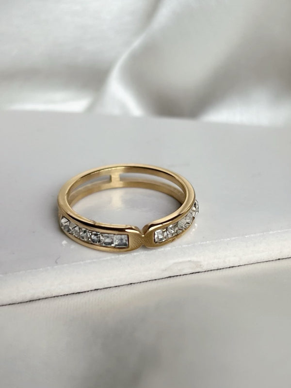 Wren Gold Ring
