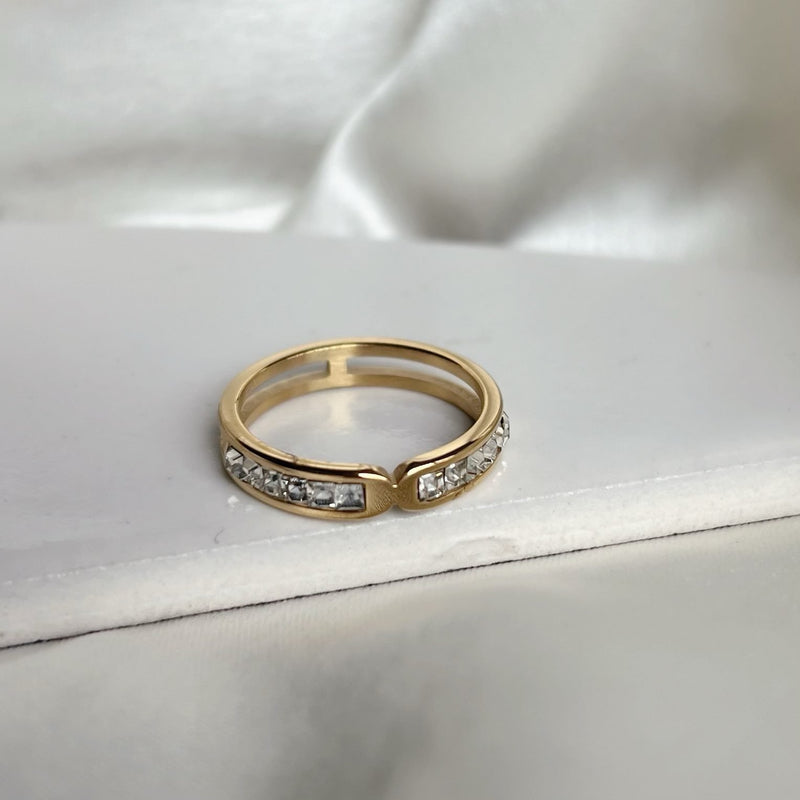 Wren Gold Ring