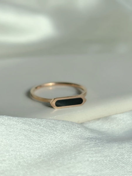 Black Bar Minimal Ring