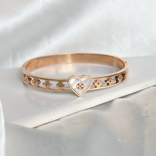 White Rose Heart Stack Band