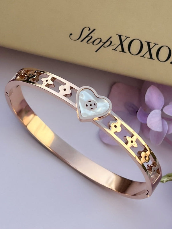 White Rose Heart Stack Band
