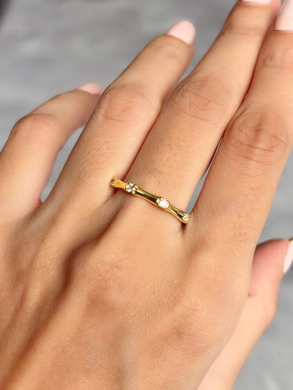Minimal Diamanté Ring