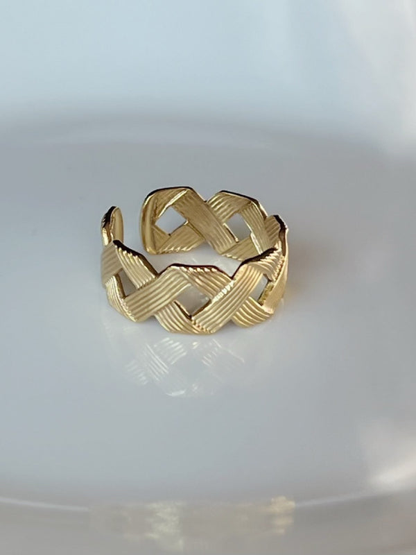 Annie Gold Ring