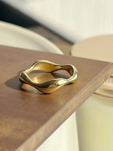 Fluid Gold Ring
