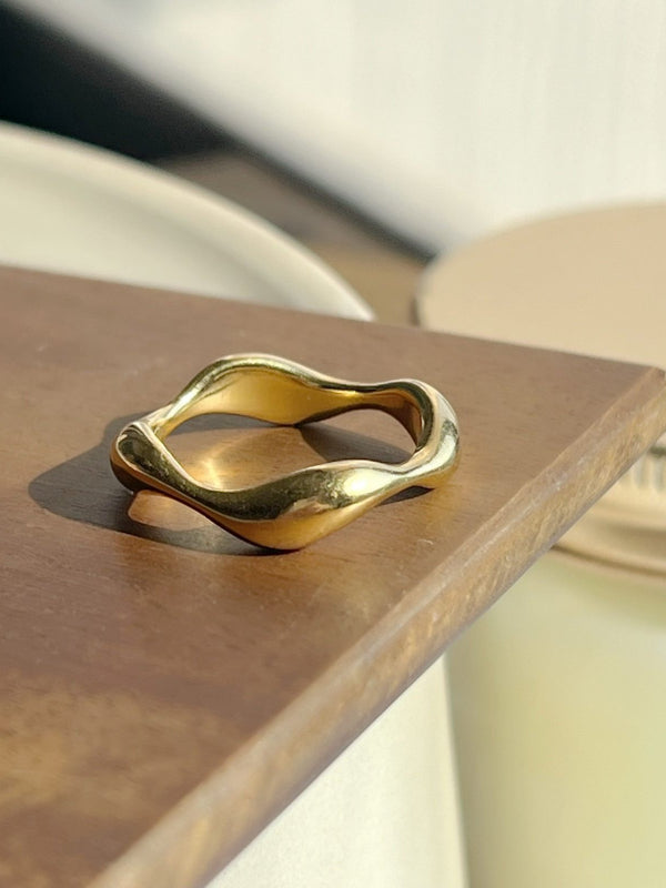 Fluid Gold Ring