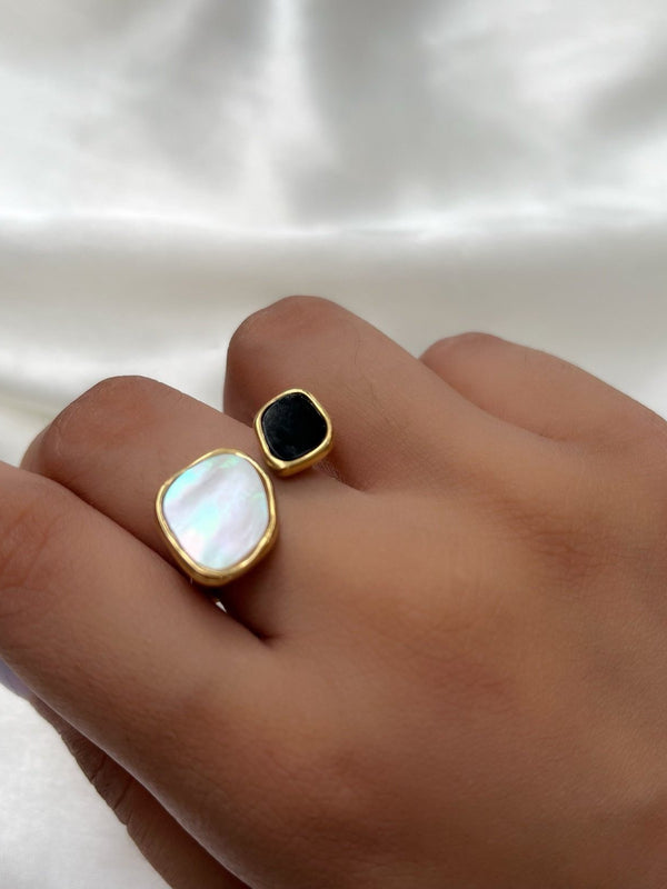 Monochrome Magic Ring