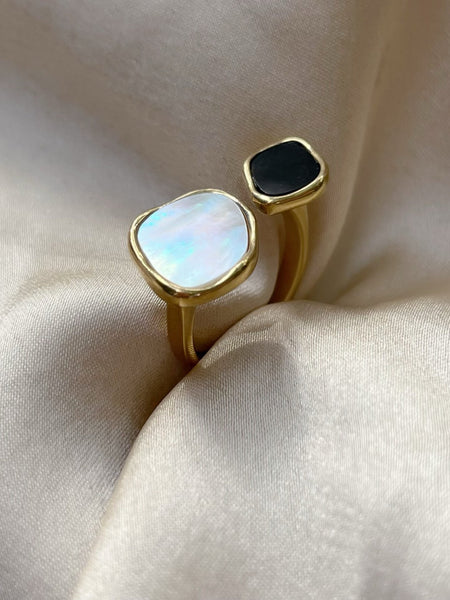 Monochrome Magic Ring