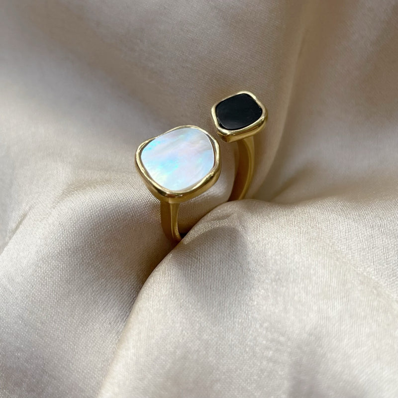 Monochrome Magic Ring