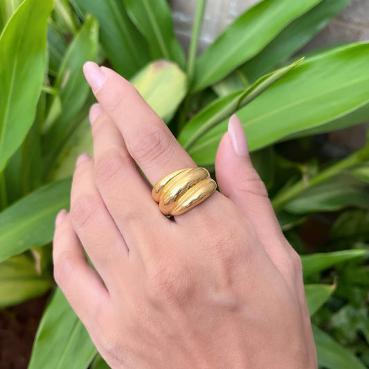Twista Gold Ring