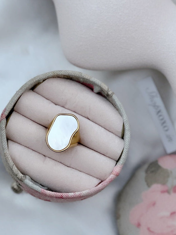 Zephyrine Ring