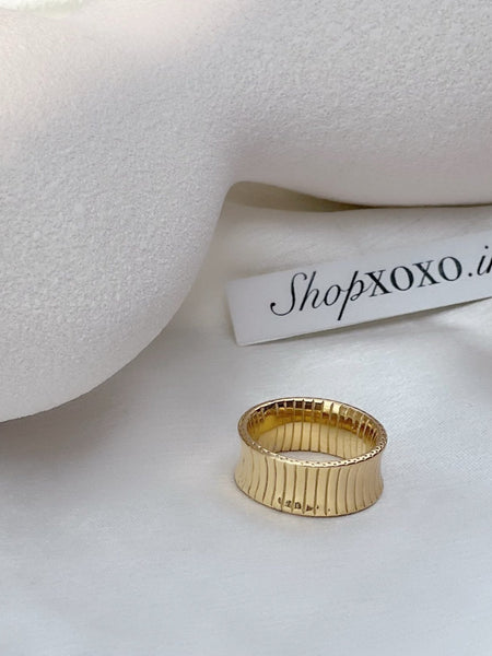 Seren Gold Ring