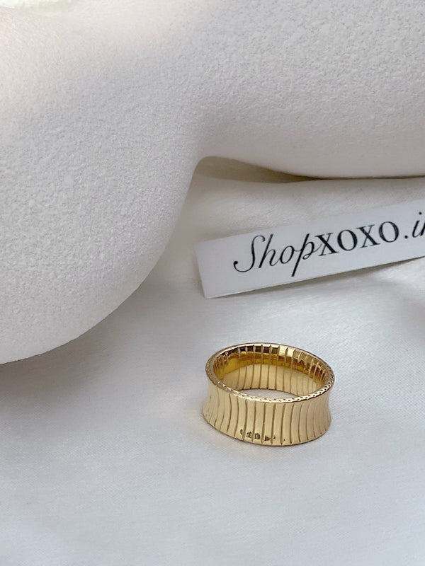 Seren Gold Ring