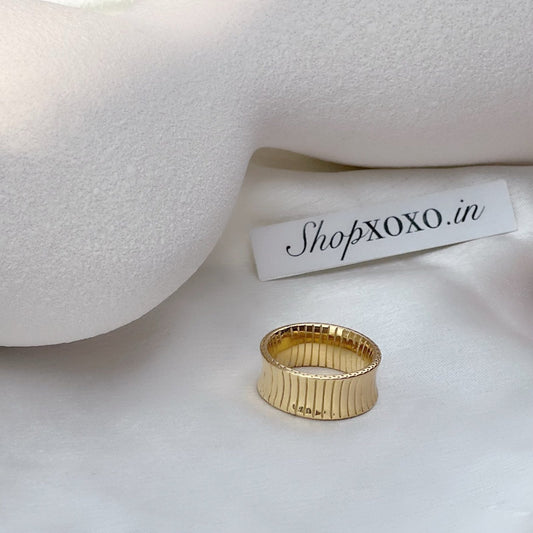 Seren Gold Ring