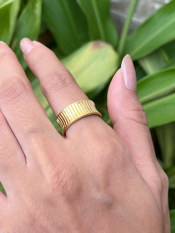 Seren Gold Ring