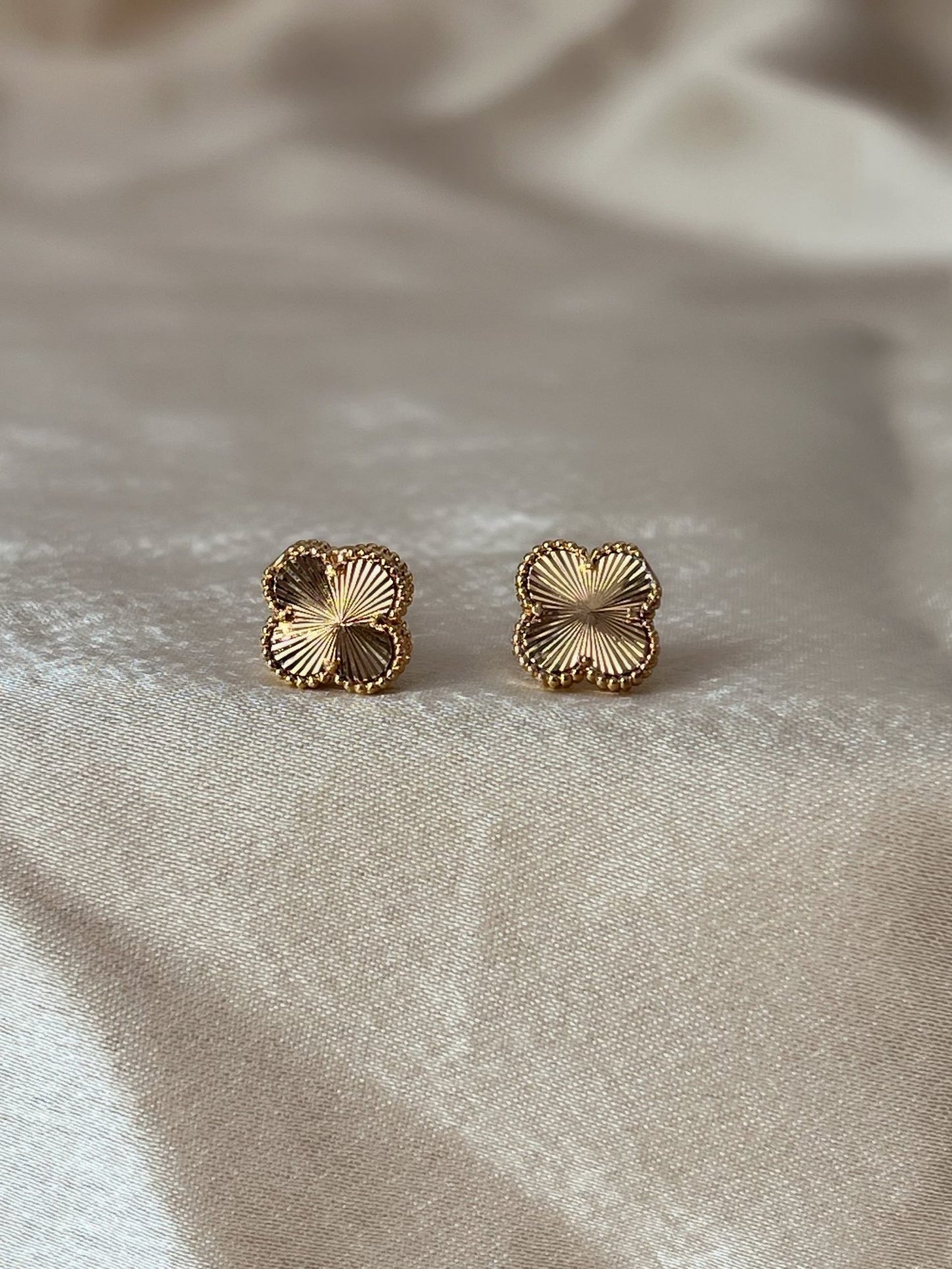 Gardenia Studs