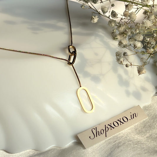 Minimal Gold Entwined Necklace