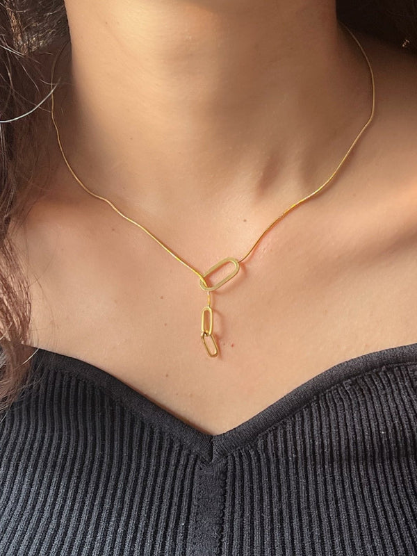 Minimal Gold Entwined Necklace